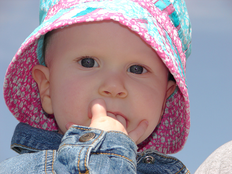 Adorable picture of Katelyn (224.09 KB)
