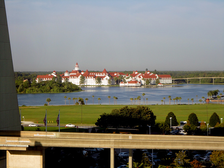 We could also see the Grand Floridian Resort from our balcony (188.06 KB)